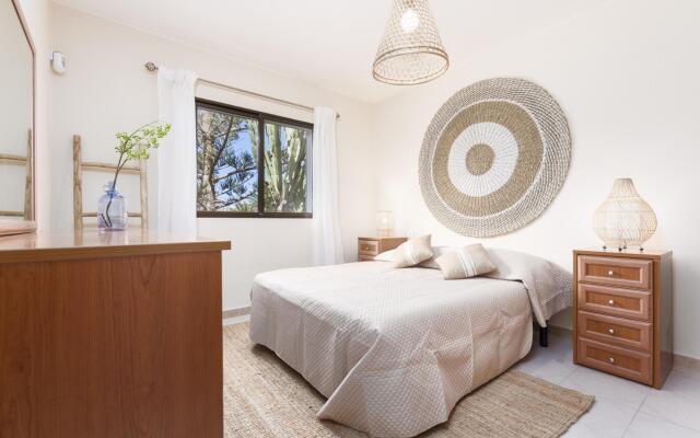 Home2Book Charming Casa Julianna