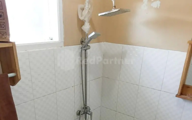 RedDoorz @ Pantai Sayangheulang