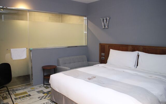 Slow Wow Hot Spring Hotel