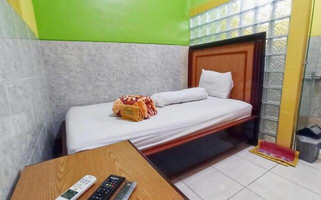 OYO 3727 Homestay Gayatri Sawojajar