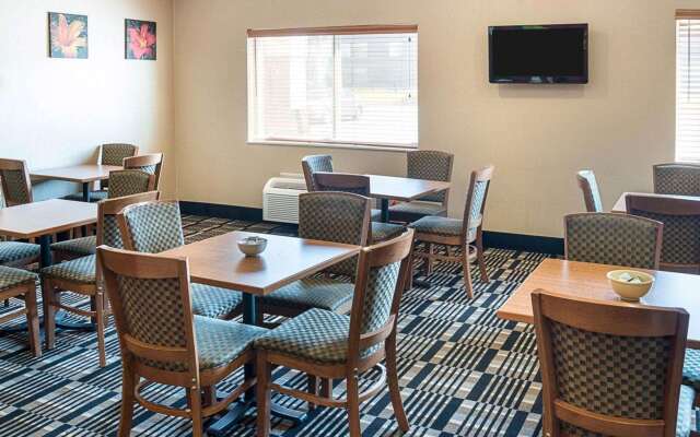 Quality Inn Brooklyn Center