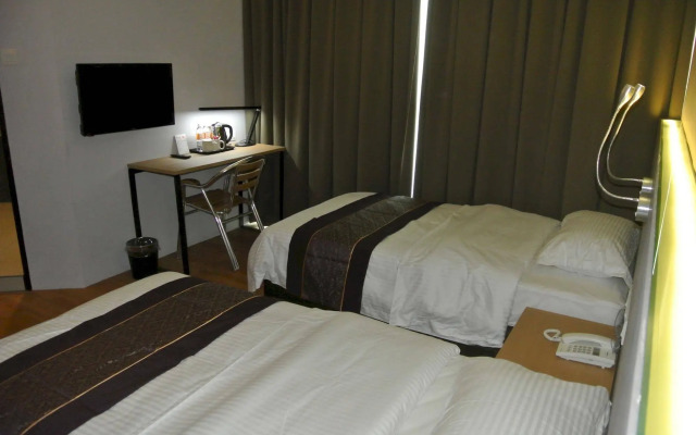 Super 8 Hotel @ Bayan Baru