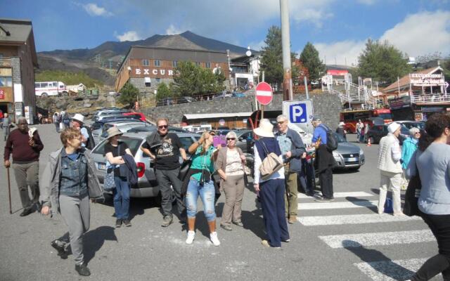 L'Agrifoglio Dell'Etna