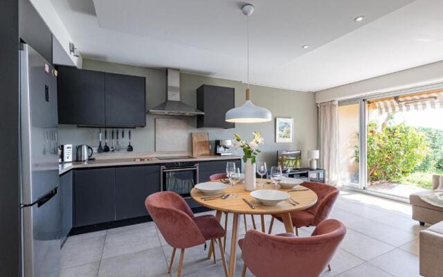 2 BDR Villefranche-sur-Mer Sea View Parking and Swimming Pool