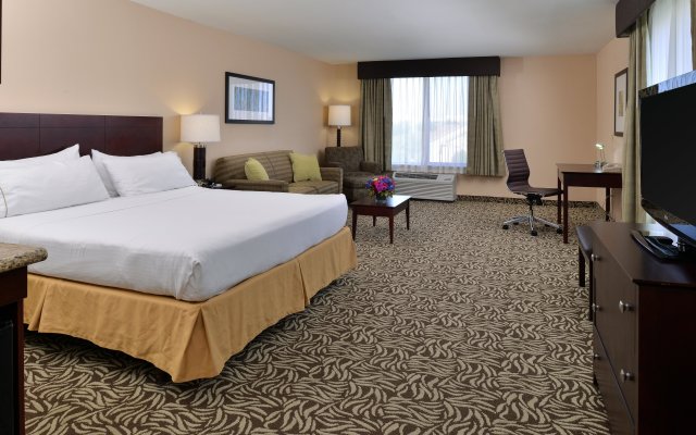 Holiday Inn Express Hotel & Suites River Park, an IHG Hotel