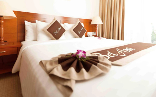 TTC Hotel Deluxe Tan Binh