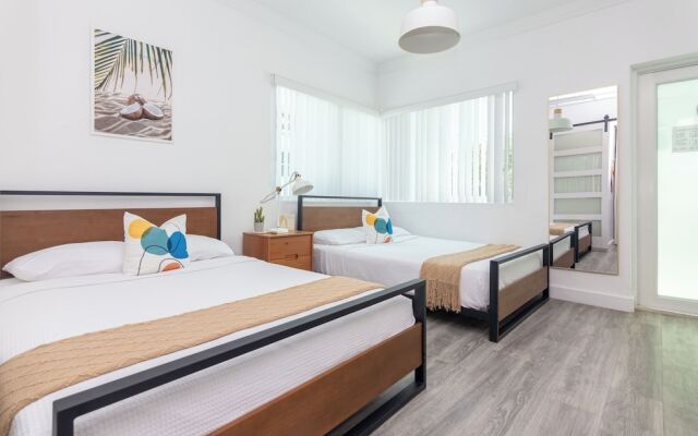 West Deco Boutique Apartments