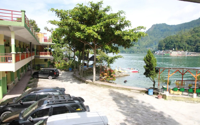 Pandu Lakeside Hotel Parapat - Toba Lake