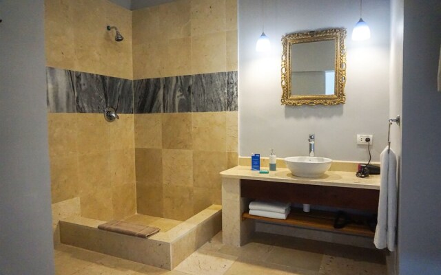 Villa Azurea 7 rooms Vedado