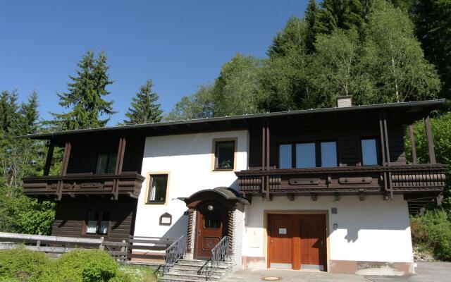 Cozy Apartment near Ski Area in Bad Kleinkirchheim