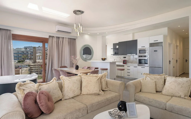 Elia Seaside Deluxe Apartment