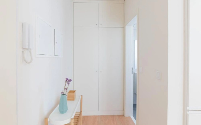 Monsanto Hill House - NO. 565 R/C D