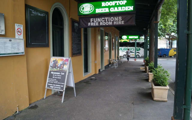 Royal Exhibition Hotel