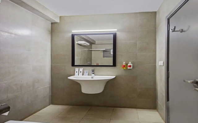 OYO Townhouse 030 Ashram Road Ahmedabad