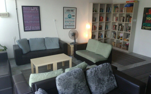 Bed & Bike Backpackers Studio
