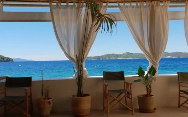 Villa Lola - Four Bedroom Villa With Sea View