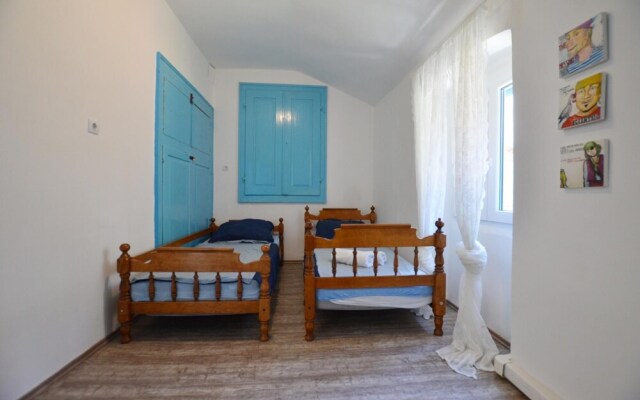 Blu Svalba Three Bedroom