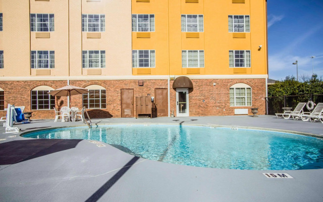 Comfort Suites Pineville - Ballantyne Area