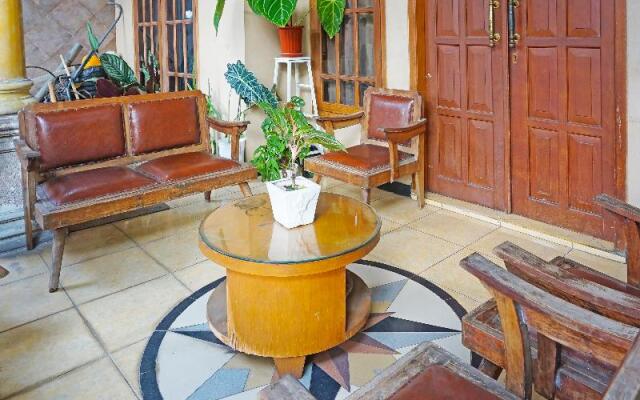 Spot On 91551 Gwen Syariah Homestay