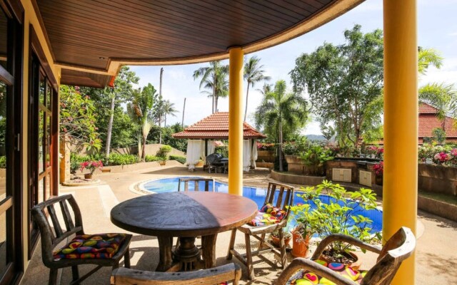 4 Bedroom Villa TG48 on beachfront resort SDV288-By Samui Dream Villas