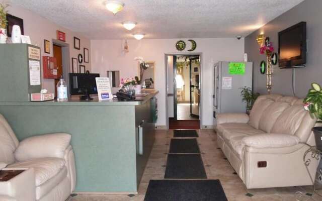 American Inn & Suites