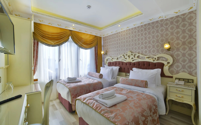 Nayla Palace Hotel