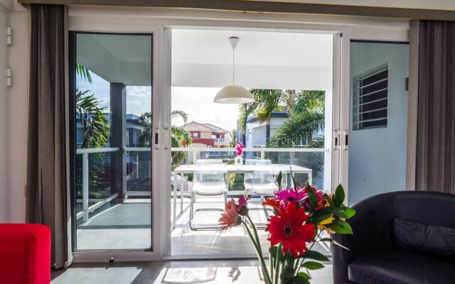 Elegant & Fully Equipped Apartment - Balcony W/ Pool View
