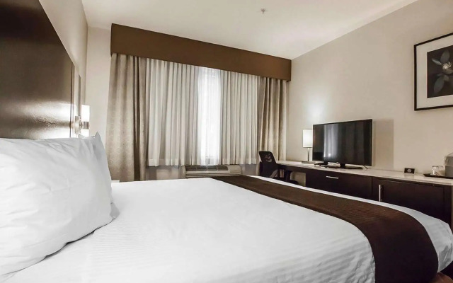 Comfort Hotel Vancouver Airport