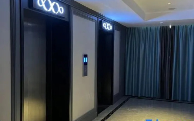 Xana Hotelle (Yichunshi Zhengfu Railway Station)