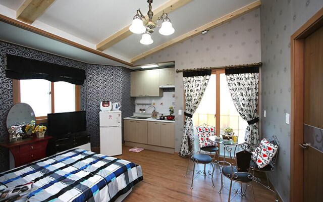 Yeongwol Hanbando River Pension