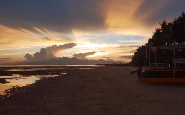 Apo Diver Beach Accomodation