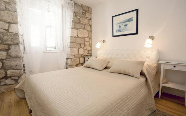 Split Old Town Suites 2
