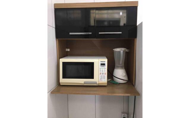 Flats funcionais com AR em importante avenida da cidade