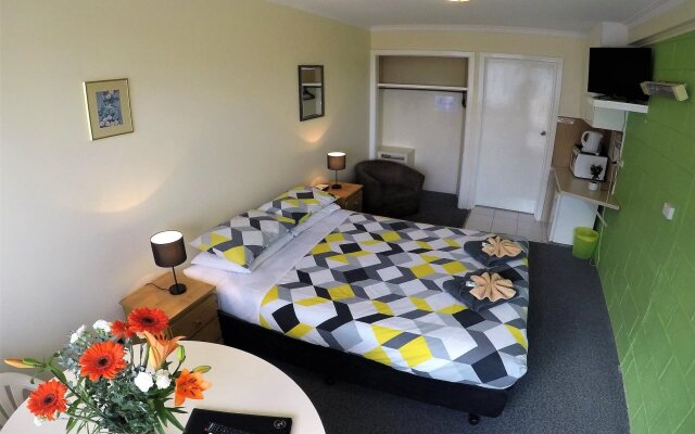 Turn-In Motel