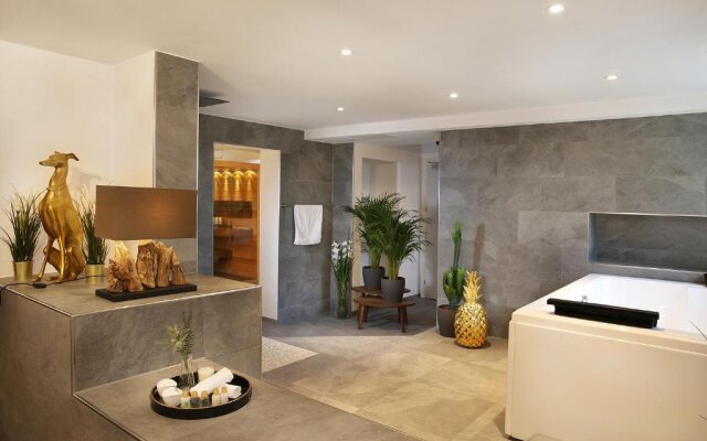 Private Spa LUX with Whirlpool and Sauna in Zurich