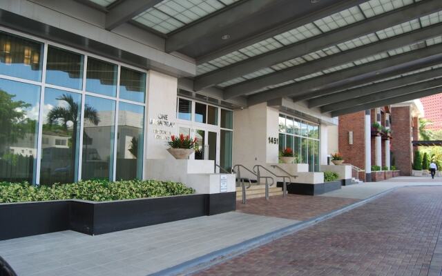 One Broadway by Miami Vacations