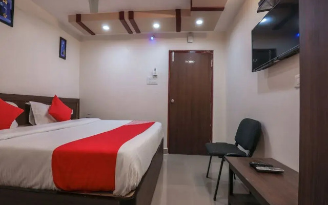 Hotel Gmt by OYO Rooms