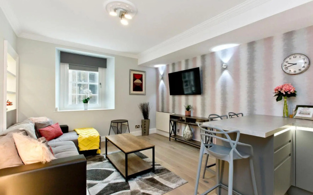 Ultra Modern, West End Village, Refurbished 1 bed