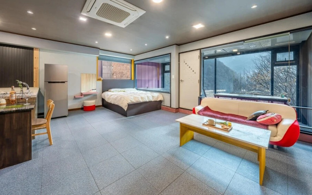 Gapyeong Poin Poolvilla Pension