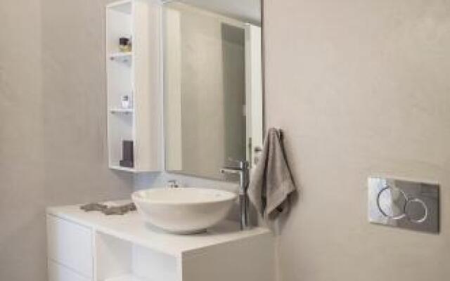 Acropolis Museum - Modern Living [I]