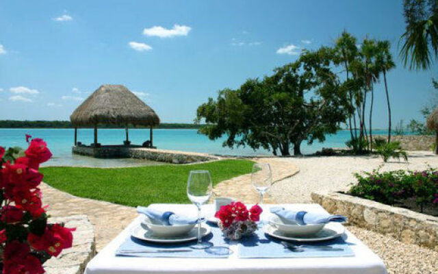 Bacalar Lagoon Resort