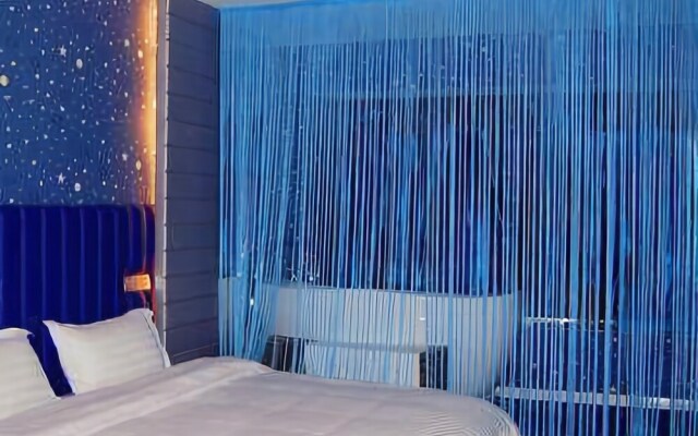 Wuhan Attachment Art Theme Hotel