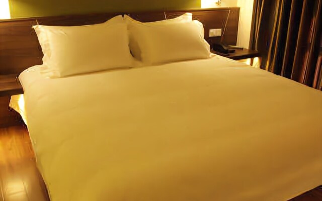 Pesht Hotel