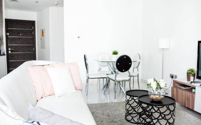 Nasma Luxury Stays - Cayan Tower