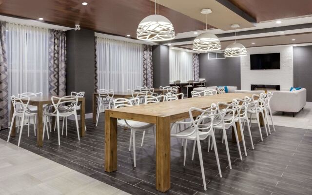 Best Western Plus Airdrie Gateway