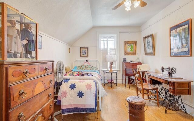 Charming Historic Annex RiNo Art Dist