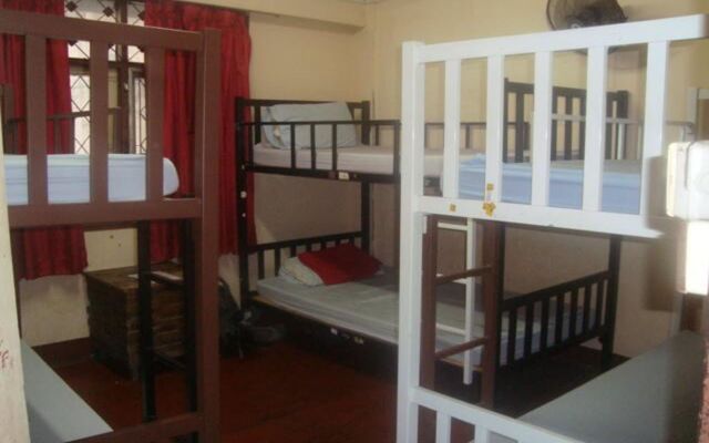 Khaosan Rainbow Hostel