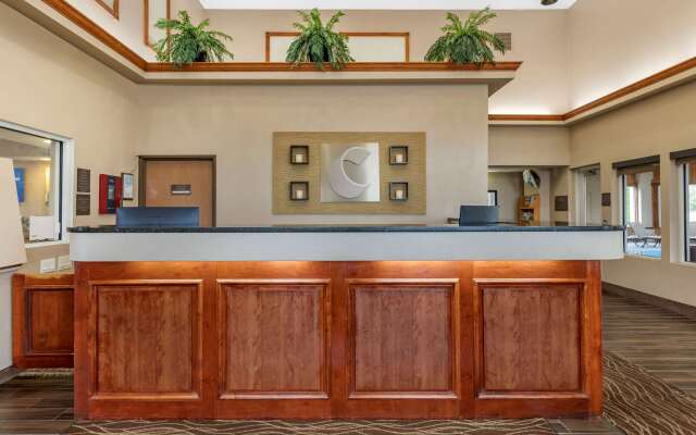 Comfort Inn & Suites Diamondale – Lansing