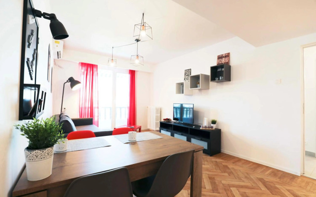 Victoria Avenue Apartment