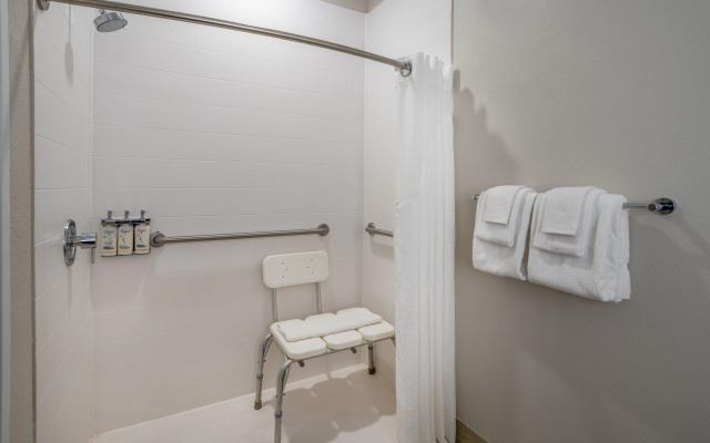 Holiday Inn Express Hotel & Suites Salisbury - Delmar by IHG